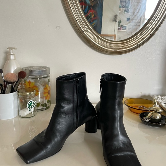 Authentic Balenciaga ankle boots size 6 - Picture 3 of 9